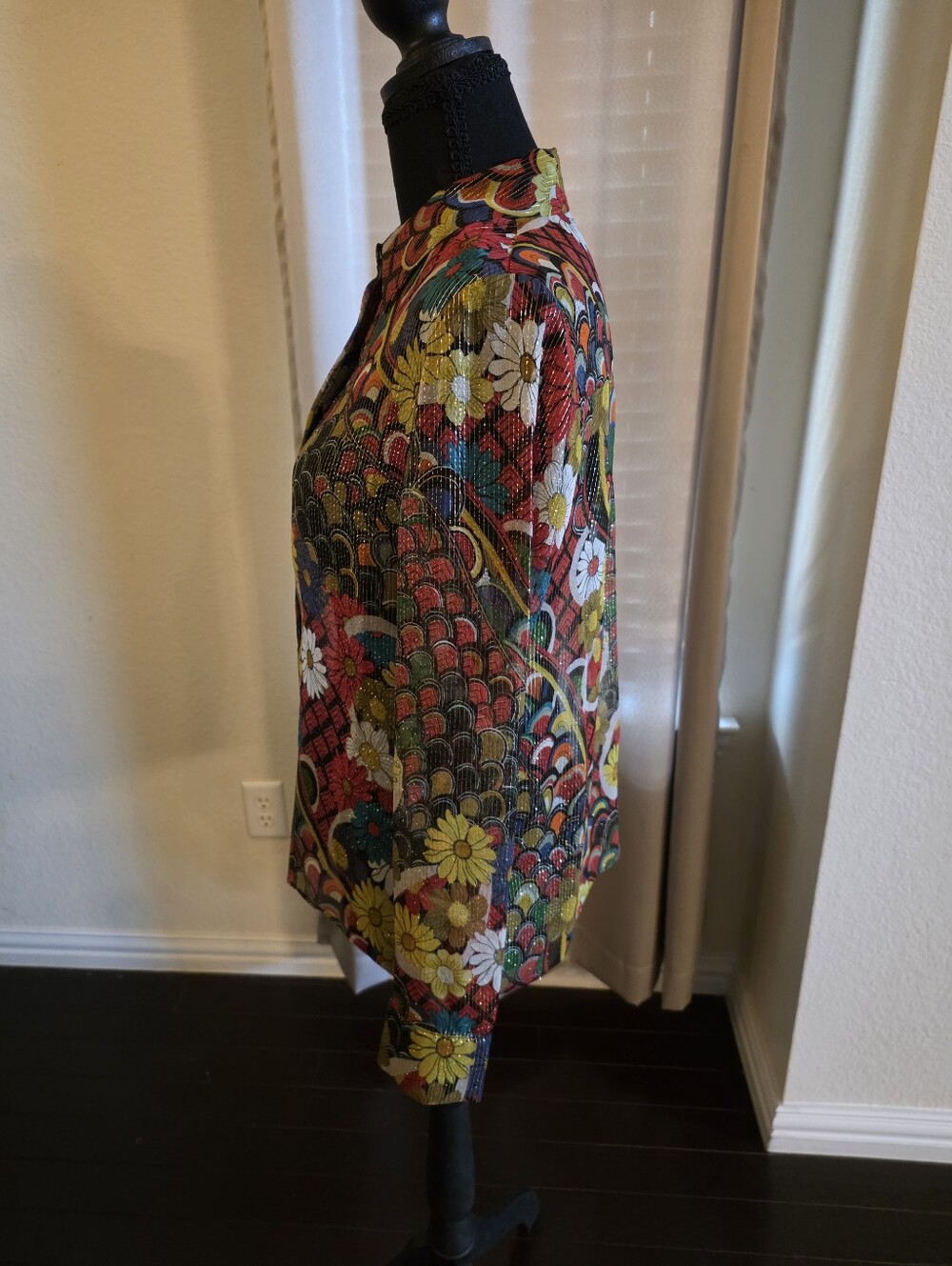 Alice + Olivia "Floral Print Top" - Picture 8 of 8